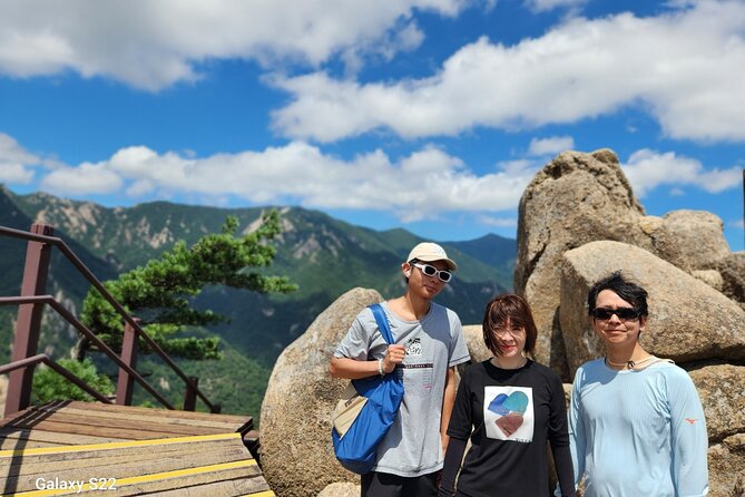 2-Day Hike through the Scenic Valleys of Mt. Seoraksan from Seoul - Korean barbecue and a night near the park