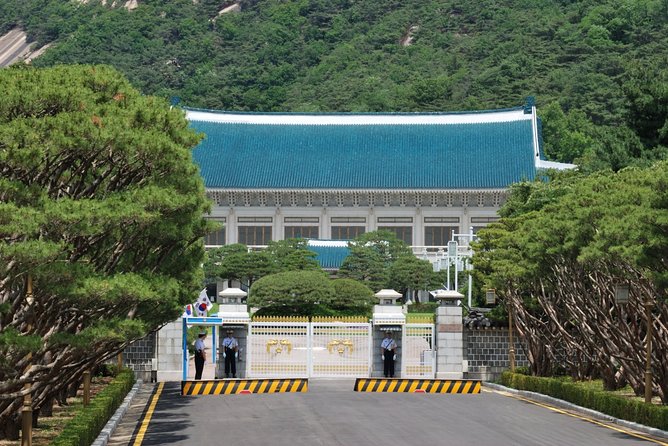 4 Hours Private tour with top attractions in Seoul - Starting with Gyeongbokgung Palace