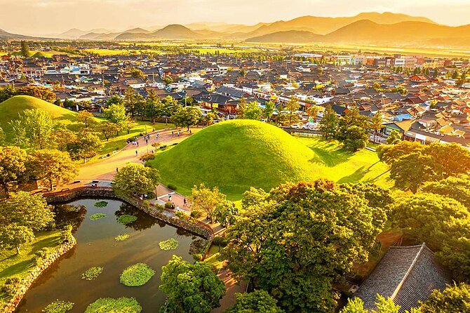 7 Highlights Gyeongju City One Day Small Group Tour from Busan - The guide makes the packed schedule easier