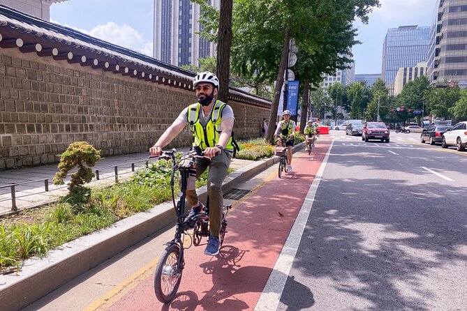 Afternoon E-bike tour and "Happy Hour" food and drinks - Why an afternoon e-bike ride works in Seoul