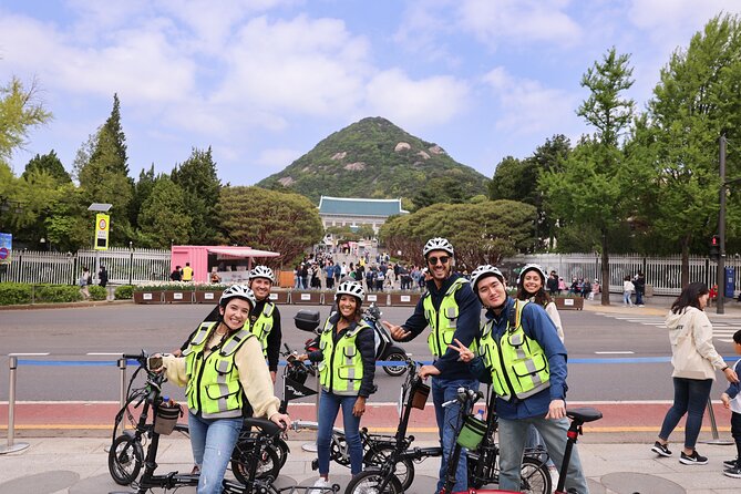 Afternoon E-bike tour and "Happy Hour" food and drinks - Deoksugung’s Daehanmun Gate marks a changing era