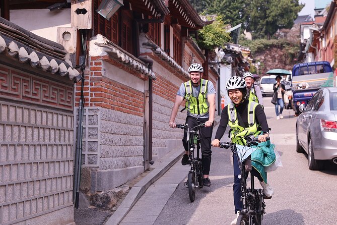 Afternoon E-bike tour and "Happy Hour" food and drinks - Gwanghwamun Square connects old Korea with the present