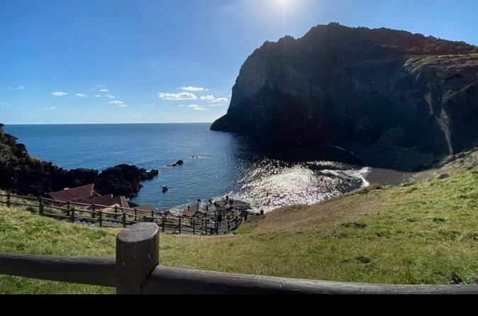 All inclusive Jeju island English private taxi tour(1 to 3days) - The Guides and the Private Format