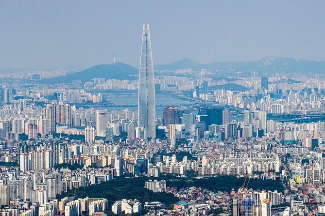 Best of Seoul Shopping Tour - Lunch keeps the schedule moving