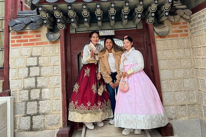 Best Things to Do - Half Day Seoul Trip (Seoul Palace & Temple) - Cheongwadae Sarangchae and the Blue House connection