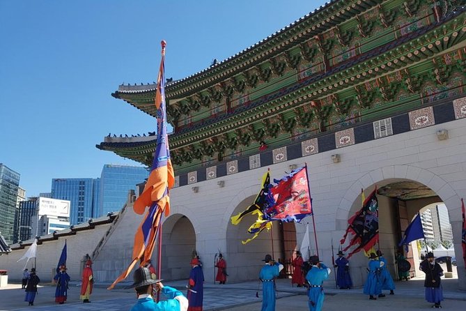 Best Walking Tour to Gyeongbok Palace Bukchon Hanok Village - Gyeongbokgung Palace and the guard change