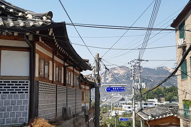 Best Walking Tour to Gyeongbok Palace Bukchon Hanok Village - Meeting the royal city at Gwanghwamun