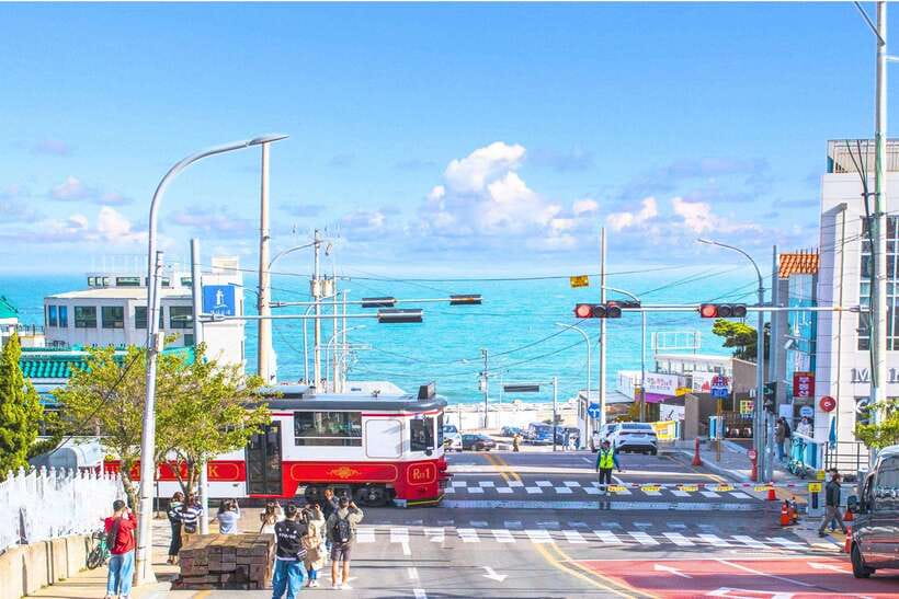 Busan: Full-Day City Tour with Taejongdae, Gamcheon & More - Lunch in the Taejongdae Area
