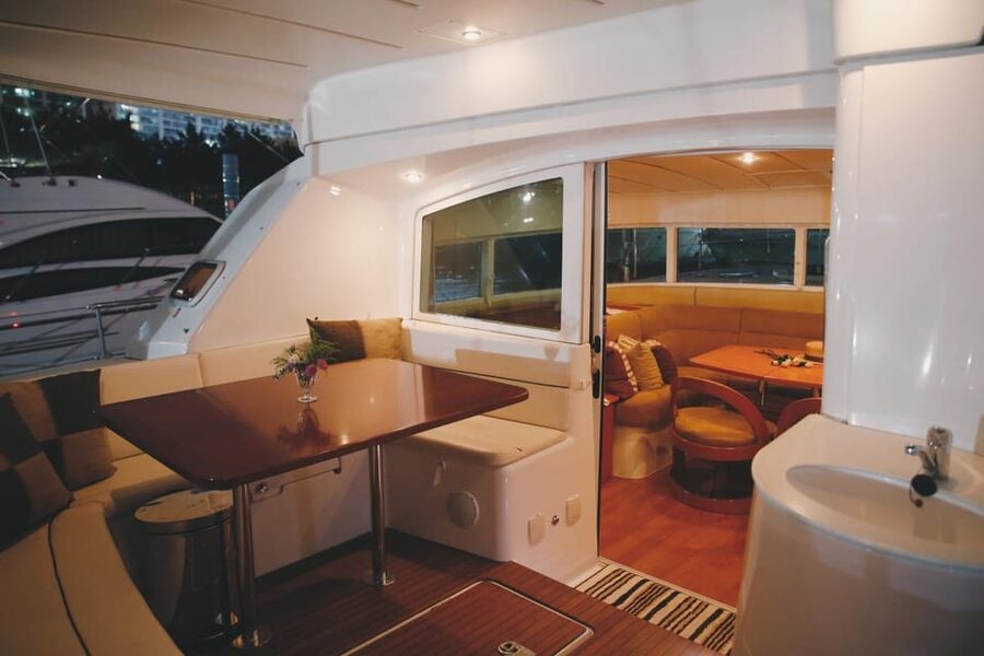 Busan: Group Sightseeing Yacht Cruise with Snacks and Drinks - Gwangalli Beach and the first bridge views