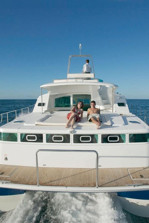 Busan: Group Sightseeing Yacht Cruise with Snacks and Drinks - Marine City and the Suyeong River route