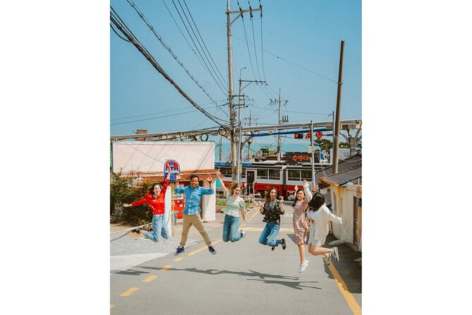 Busan Small Group Photo Tour (Max 6 Pax) - Huinnyeoul Culture Village and a harder story
