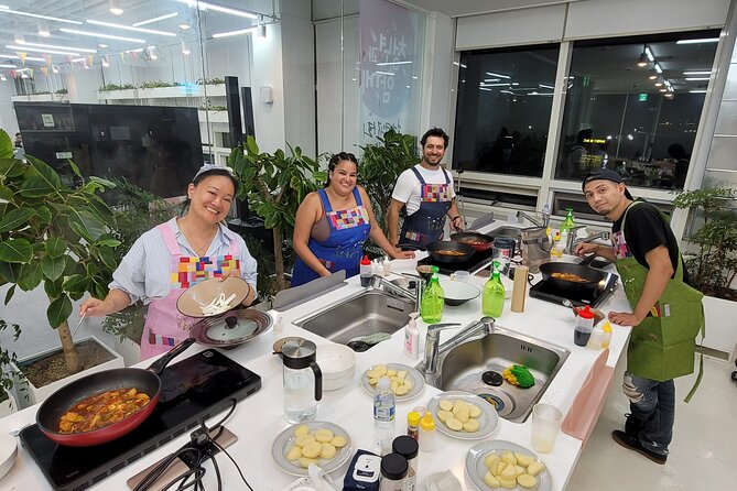 Busan Tailored Korean cooking class (Vegan OK)with market tour - Choosing two banchan and one main pot