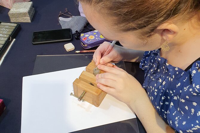 Carve Your Personal Korean Stone Seal with Jeongju in Insadong - Arriving at the Insadong workshop