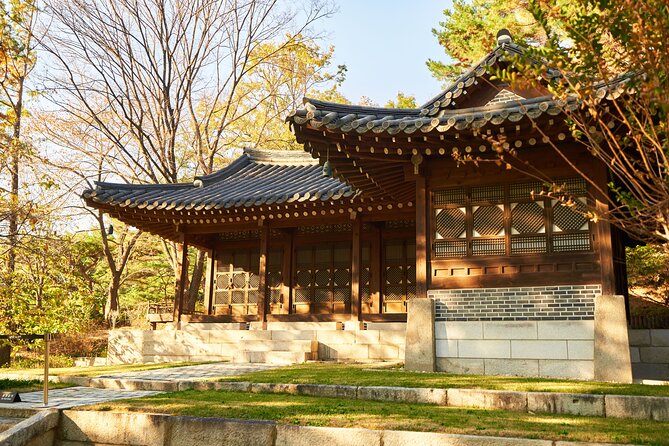 (Closed) Korea’s White House Walking Tour Blue House - The private residence of the president