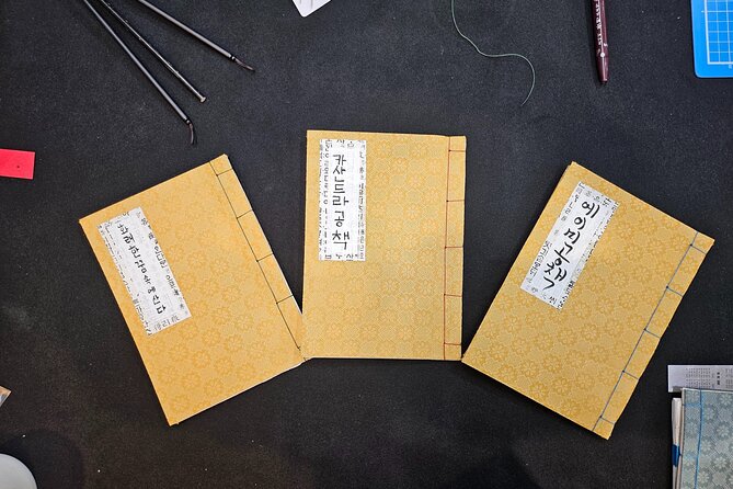 Create a Handmade Traditional Korean Notebook in Insadong - What makes Tongmoongwan a useful stop