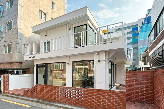 Create Your Own Luxury Niche Perfume in Hongdae - Building your own signature blend