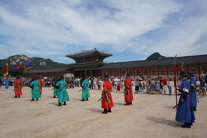 Customized Private Seoul tour: Palace, Market etc(Airport Option) - Choosing the DMZ for a limited day
