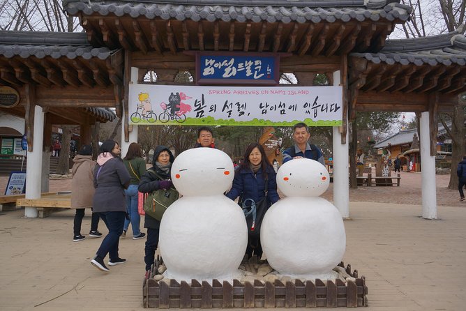 Customized Private Seoul tour: Palace, Market etc(Airport Option) - Suwon and the Korean Folk Village