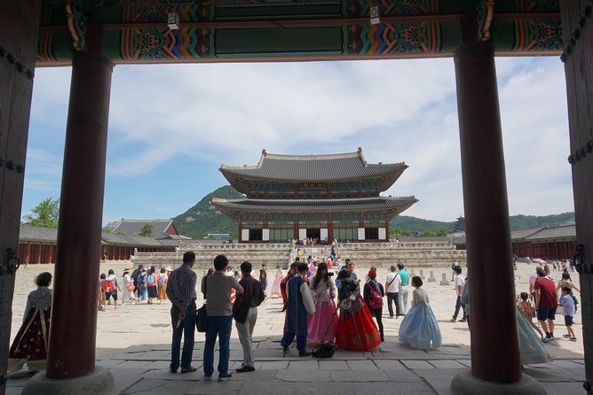 Customized Private Seoul tour: Palace, Market etc(Airport Option) - Nami Island and the eastern options
