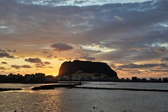 Customized private tour in Jeju island - Eastern Jeju: Seongsan, Haenyeo Culture, and Hamdeok Beach