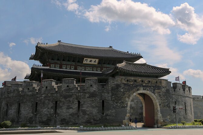 Day Trip to UNESCO: Suwon Fortress Adventure from Seoul - Walking the walls of Hwaseong Fortress