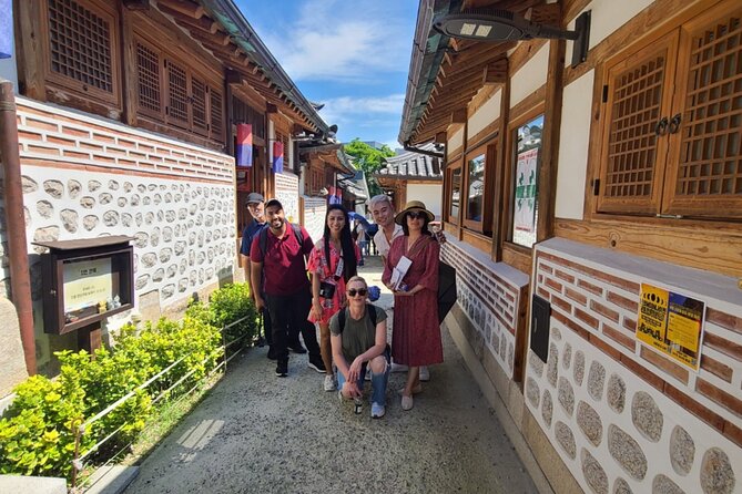 Deoksugung & Jeongdong-gil: A Walk in Korea's Rich Heritage - Deoksugung Palace begins the story
