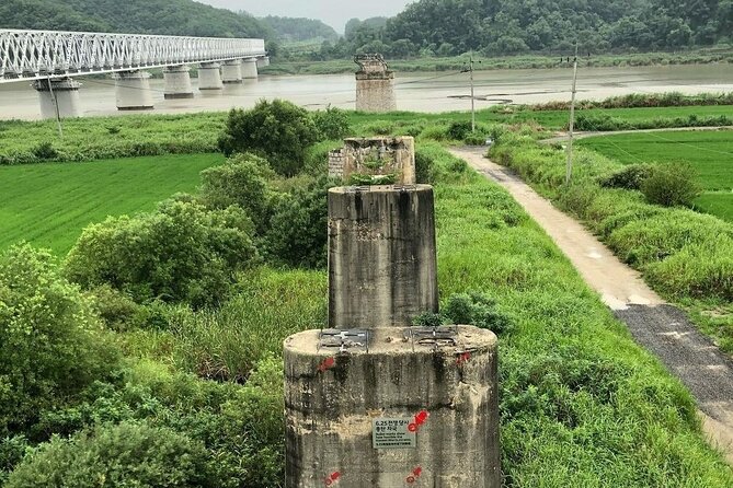 [DMZ Adventure] DMZ and optional Boat Voyage in River - Guides can make or break the day