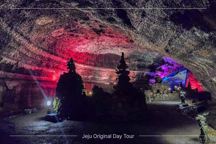 East Jeju: Day Tour with Seongsan Peak & Haenyeo Performance - The haenyeo performance and Jeju’s living culture