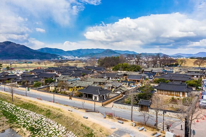 Echoes of Silla Gyeongju Historical Guided Day Tour from Busan - Hwangnidan-gil, old houses with a modern pulse