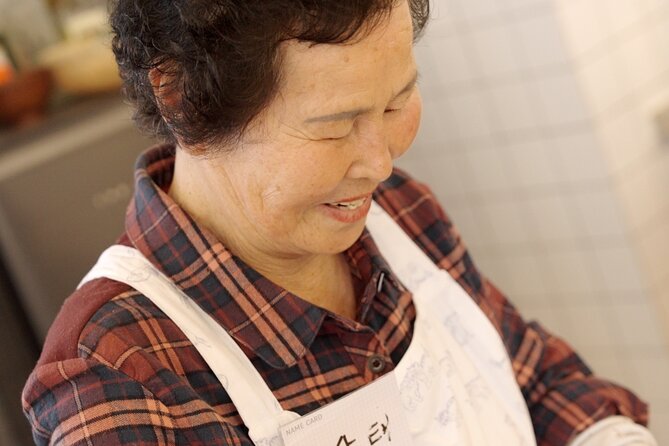 Flavors of Seoul: Grandma's Handmade Noodles to Night Market Tour - Euljiro from old eateries to newer pubs