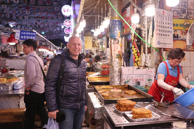 Flexible Private Van Tour in Seoul by Experts - A quiet pause at Jogyesa Temple
