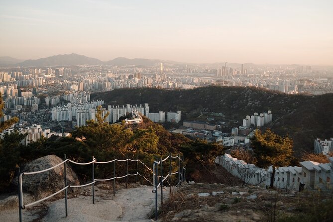 Fortress Night Hike & Snack at a Local Market - The optional noodle and dumpling dinner