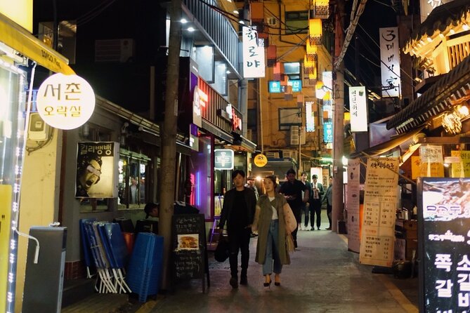 Fortress Night Hike & Snack at a Local Market - Starting with Korean snacks at a traditional market