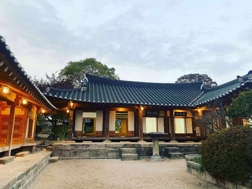 From Busan: Gyeongju Full-Day Historical Tour - Daereungwon Tomb Complex and the Silla Royal Past