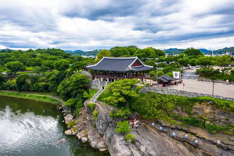 From Seoul: 5-Day Tour of Korea with UNESCO Sites - Day three: Jinjuseong Fortress and Busan’s fish market