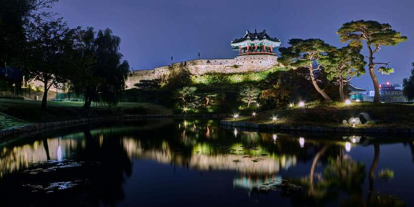 From Seoul: Suwon Hwaseong Fortress Night Tour - Walking the illuminated Hwaseong Fortress