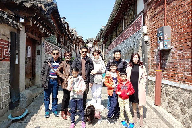 Full-day Customizable Private Seoul Highlight Tour - Myeongdong for Shopping and Street Snacks