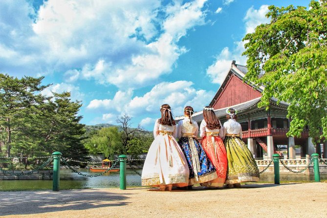 Full-day Customizable Private Seoul Highlight Tour - Bukchon Hanok Village and Its Living Streets