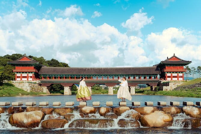 Full Day Private car tour to UNESCO Gyeongju&Yangdong village - Cheomseongdae and the science of Silla