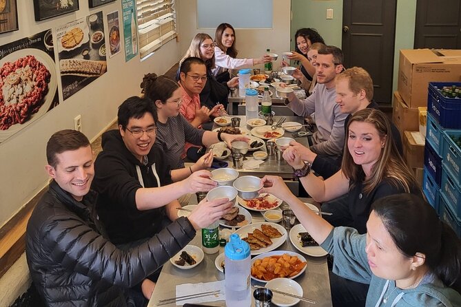 Gwangjang market Netflix Food Walking Tour with Insadong - Insadong’s art shops, tea houses, and older craft traditions