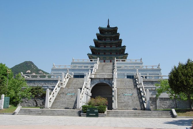 Gyeongbok Palace and Korean Folk Village Tour - Lunch gives you a taste of traditional Korean food