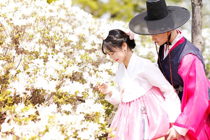 Gyeongbokgung Palace Hanbok Rental Experience in Seoul - The fitting process can take longer than expected