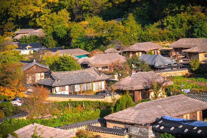 Gyeongju UNESCO World Heritage Guided Day Tour from Busan - Hwangnidan-gil: old roofs, new shops