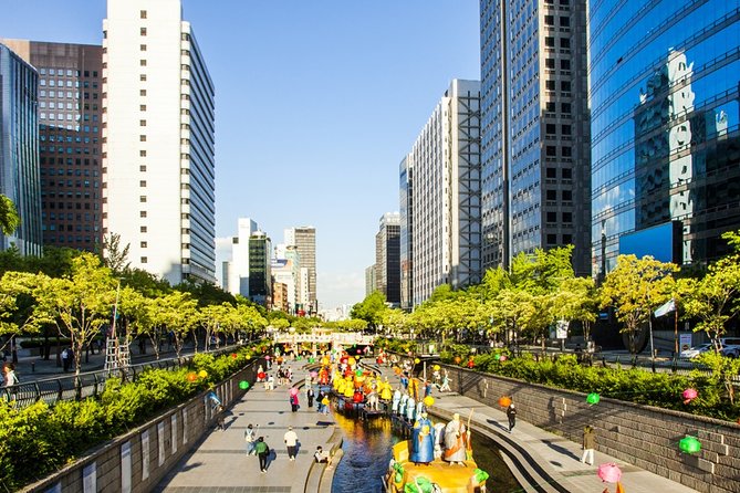 [ Half Day ] Sightseeing, Top 3 spots of Seoul !! - Bukchon Hanok Village in 50 minutes