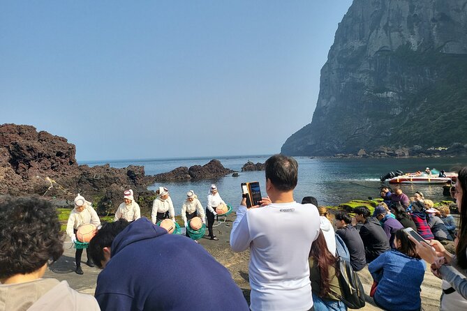 Half or Day Tour For Cruise customers arriving at Gangjeong Port - Seogwipo Maeil Olle Market for a taste of everyday Jeju