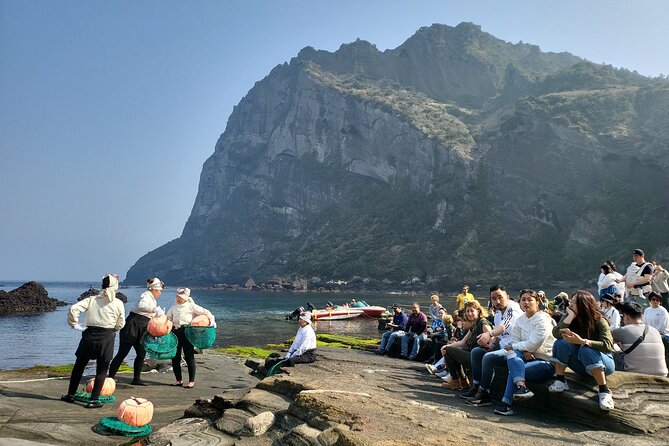 Half or Day Tour For Cruise customers arriving at Gangjeong Port - Seongsan Ilchulbong and the single 2 PM haenyeo performance