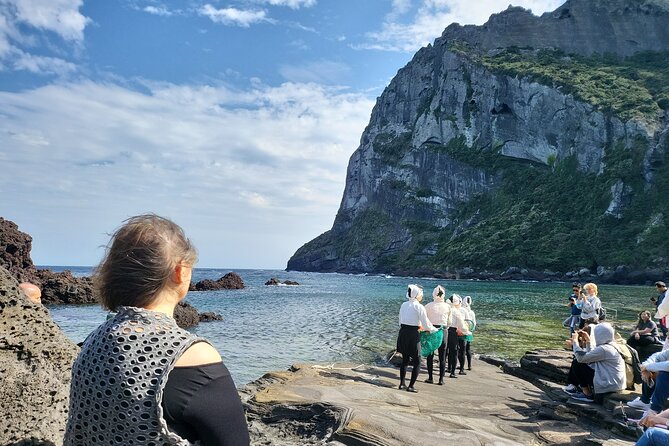 Half or Day Tour For Cruise customers arriving at Jeju City Port - Jeongbang Waterfall: Jeju’s sea-facing classic