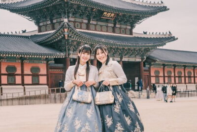 Hanbok Photoshoot and History Tour at Gyeongbokgung Palace