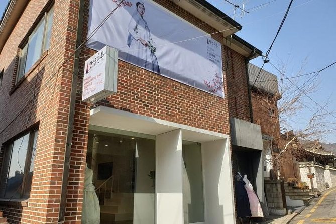 Hello Hanbok - Who will enjoy this experience most