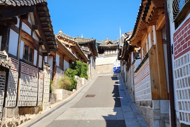 Highlights of Seoul Tour in Seoul: Deoksugung & N Seoul Tower - Finishing at Gwangjang Market